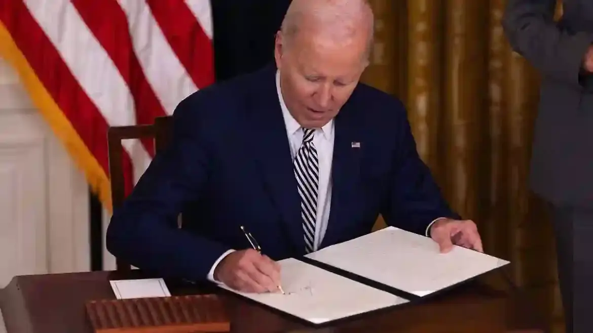 Donald Trump Reveals Joe Biden White House Portrait Featuring Autopen Under Investigation in Washington