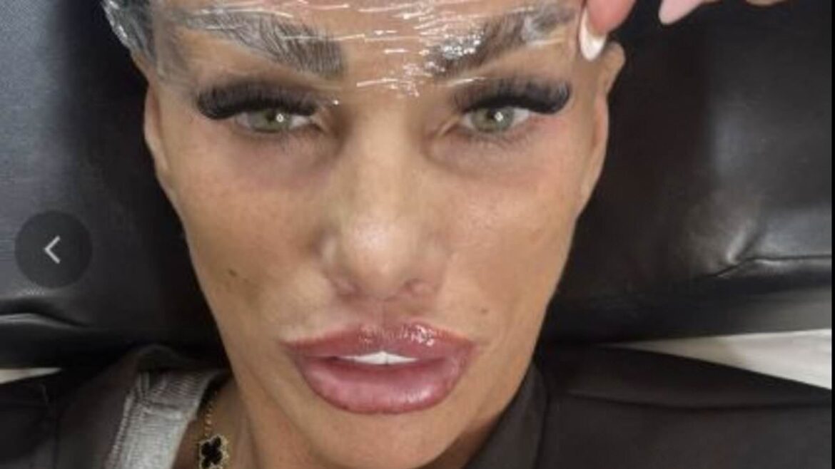 Katie Price shocks fans as she reveals she spent the night in A and E before continuing her tell all theatre tour in Liverpool