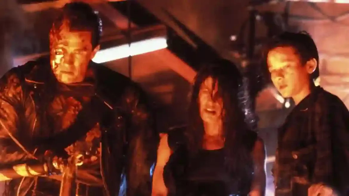 Linda Hamilton and Robert Patrick Reunite and Delight Fans at Comic Con Midlands in England After Decades of Onscreen Rivalry