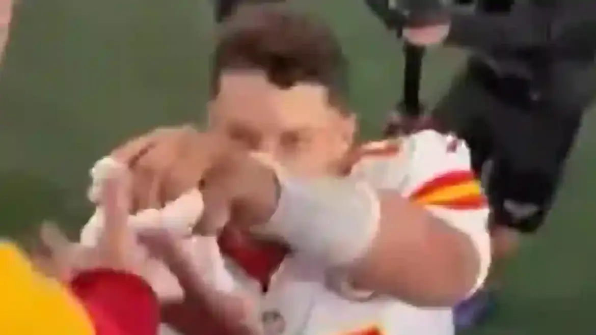 New York Giants fan steals Patrick Mahomes souvenir from young Chiefs supporter at MetLife Stadium sparking viral outrage