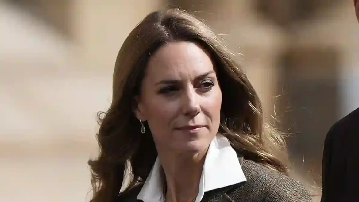 Princess of Wales returns to royal duties and wears sentimental necklace for her children during visit to Natural History Museum in London