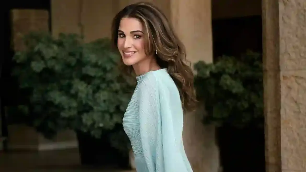 Queen Rania of Jordan stuns fans with radiant turquoise portrait celebrating her 55th birthday in Amman