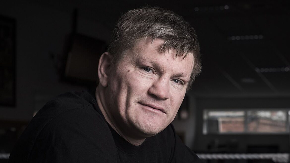 Boxing Legend Ricky Hatton Passes Away at Manchester Home Prompting Outpouring of Tributes from Athletes and Fans Across the UK