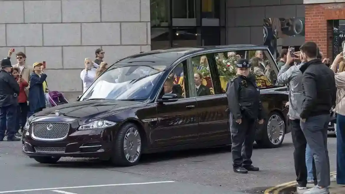 Royal Family Honors the Duchess of Kent as Her Coffin Begins Final Journey from Kensington Palace to Westminster Cathedral in London