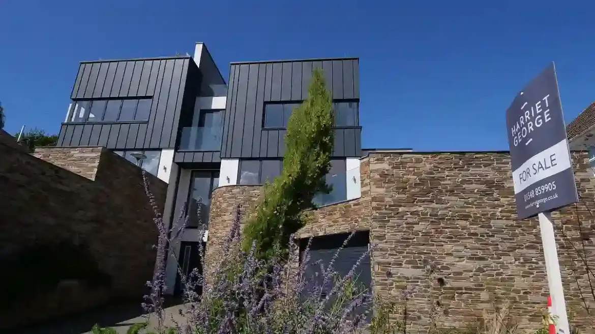Wealthy buyers drive up house prices as Salcombe seaside town in Devon experiences property boom after Covid exodus from London