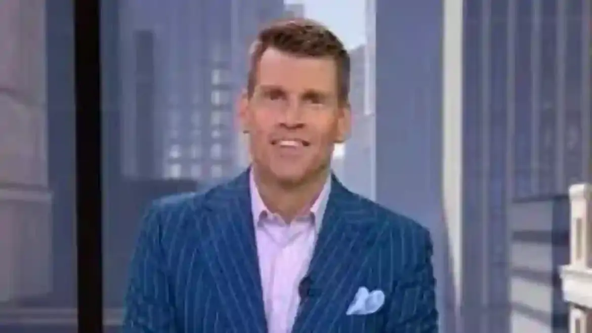 Scott Hanson announces NFL RedZone will begin airing commercials for the first time in more than a decade in the United States