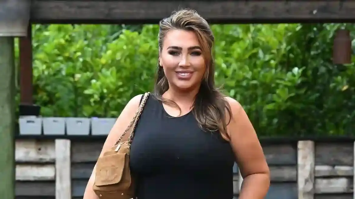 Lauren Goodger stuns fans as she wears leopard print hotpants while filming TOWIE at Sir Henrys Pub in Romford