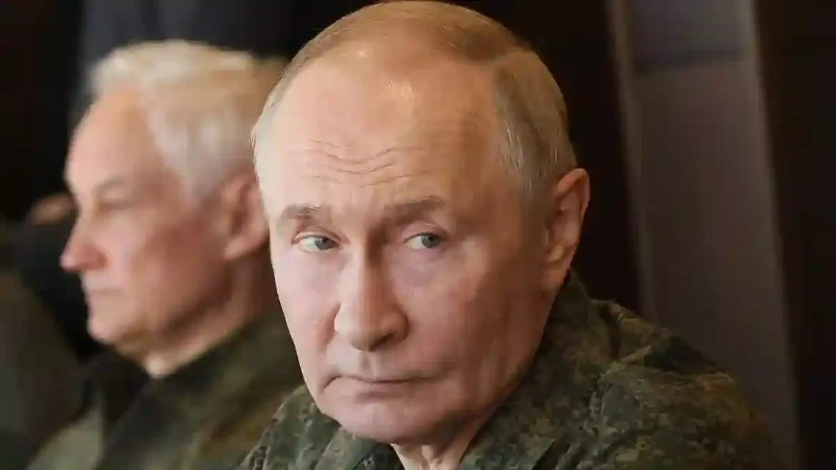 Vladimir Putin Wears Military Uniform and Leads Zapad 2025 War Games While Ukrainian Cities Face Drone Attacks