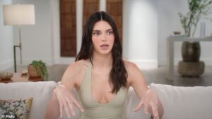 Kris Jenner Surprises Family by Inviting Caitlyn Jenner to Final Dinner in Hidden Hills Mansion, Leaving Kendall and Kylie Stunned 6 Kris Jenner