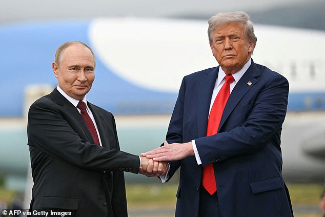 Trump defends his plan to meet Vladimir Putin in Budapest after White House aides spark backlash with “your mom” response to journalist