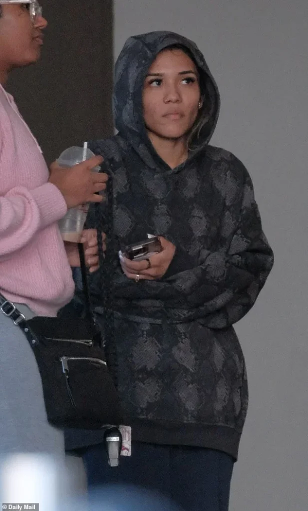 103784951-15280419-Catalina_Mancera_girlfriend_of_late_NFL_star_Marshawn_Kneeland_b-a-75_1762886010049