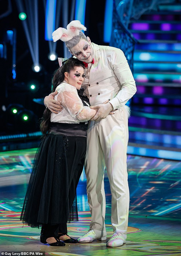 Ellie Goldstein Leaves Strictly Come Dancing After Emotional Tango Performance in London While Balvinder Sopal Survives Third Dance-Off