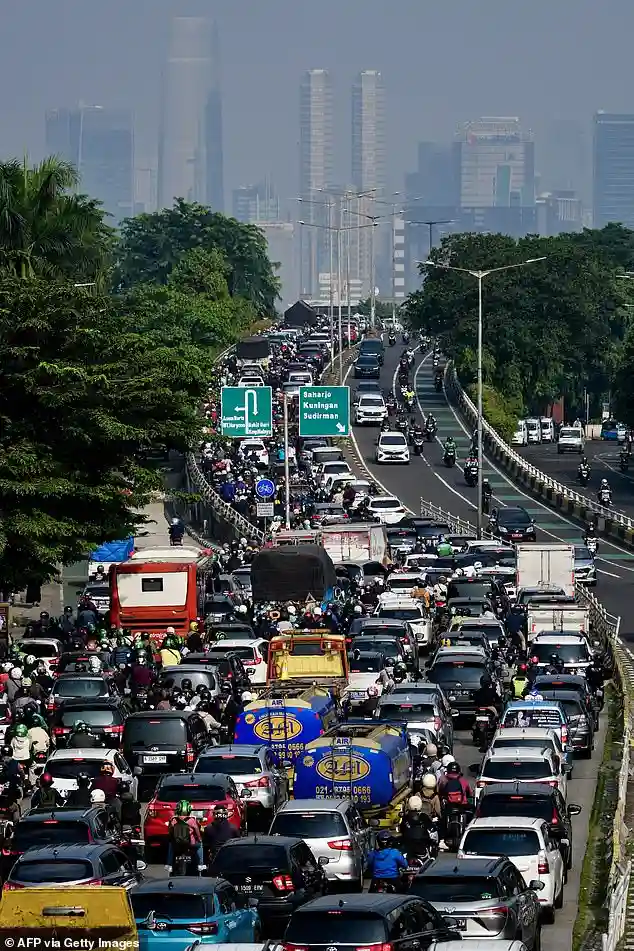 Jakarta overtakes Dhaka and Tokyo to become the world’s largest city as 42 million residents crowd the Indonesian capital 1 Jakarta overtakes Dhaka and Tokyo to become the world’s largest city as 42 million residents crowd the Indonesian capital