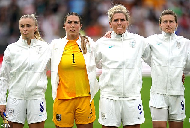 Ellen White expresses concern as Mary Earps opens up about strained relationships and emotional conflicts within the Lionesses’ Euro 2022 team environment