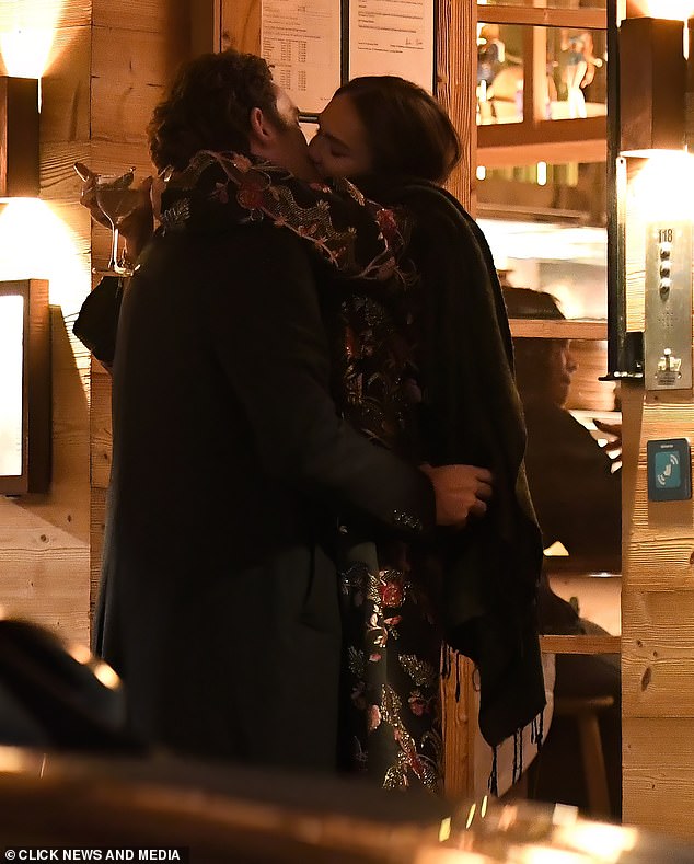 Sophie Turner Sparks Romance with Chris Martin After Breakup with Peregrine Pearson Following High Society Wedding in London 1 Sophie Turner Sparks Romance with Chris Martin After Breakup with Peregrine Pearson Following High Society Wedding in London