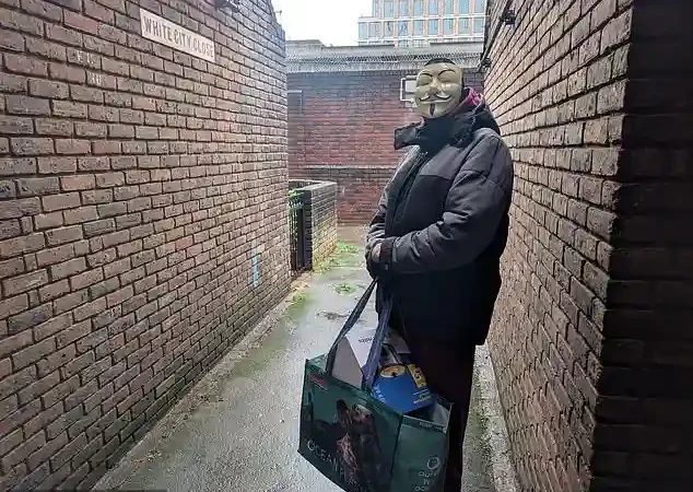 Channel 4 Exposes Organised Parcel Theft Gangs Stealing Millions Across Britain