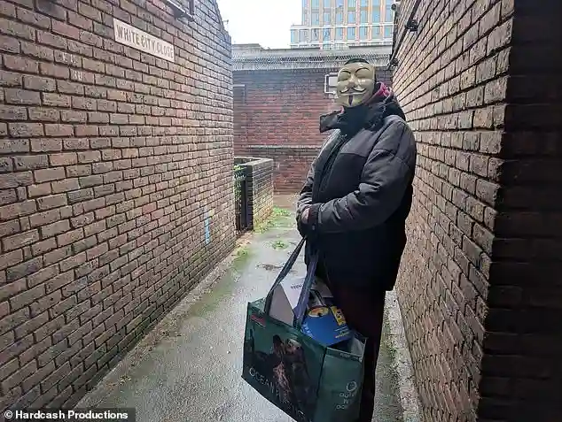 Channel 4 Investigation Exposes How Organised Parcel Theft Gangs and Violent Opportunists Are Stealing Millions From Doorsteps and Delivery Vans Across Britain