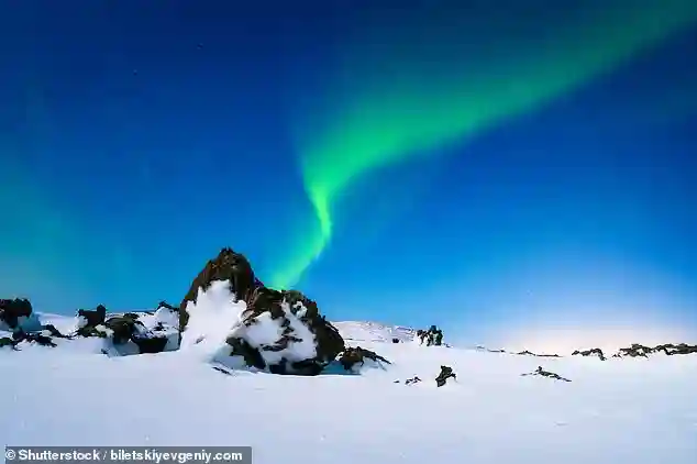 Earth Scientists Warn Global Travelers as the Magnetic North Pole Drifts Rapidly Across Northern Canada and Quietly Threatens Modern Navigation Systems