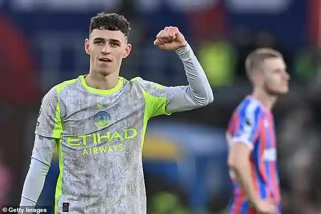 Jamie Carragher Warns Arsenal of Growing Manchester City and Aston Villa Threat as Premier League Title Race Intensifies in England