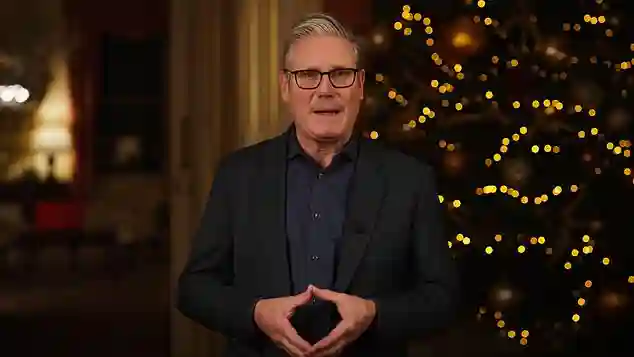 Keir Starmer Faces Backlash in the UK After Suggesting People Visit Pubs in His Christmas Message Amid Industry Crisis