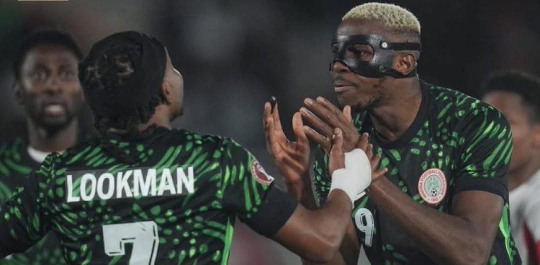 Nigerian football fans criticize Victor Osimhen for losing his temper at Ademola Lookman during AFCON 4-0 victory over Mozambique as Super Eagles advance to quarter-finals