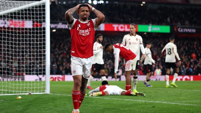Arsenal fail to extend Premier League lead as they settle for a goalless draw against Liverpool at the Emirates Stadium