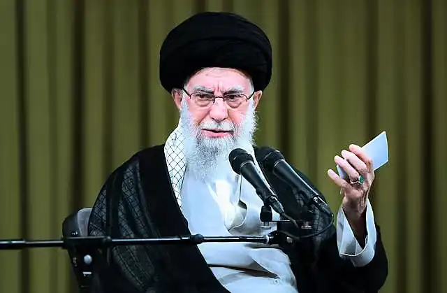 Iran’s Supreme Leader Condemns Protesters for Destroying Streets Amid Nationwide Demonstrations in Tehran and Other Cities