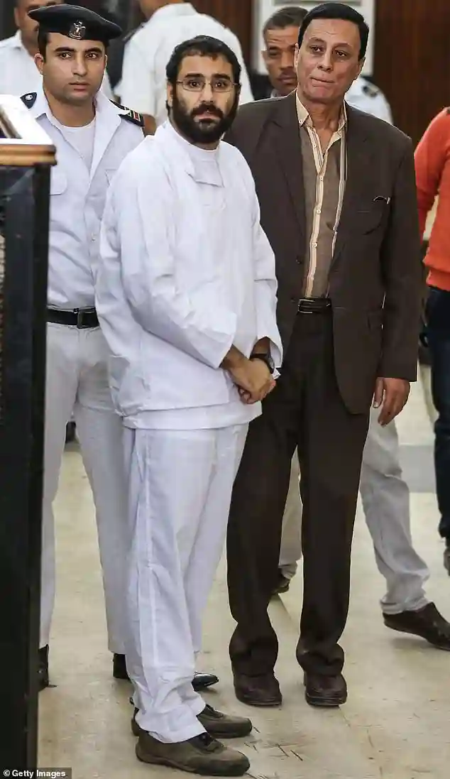 Britain’s Citizenship System Comes Under Fire in London as Record Numbers Are Approved Amid Growing Political and Public Backlash