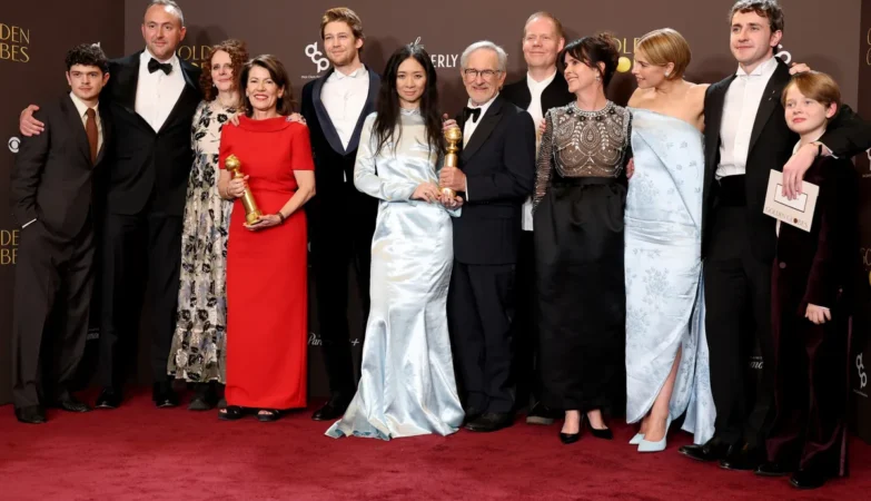 Cast and crew of Hamnet