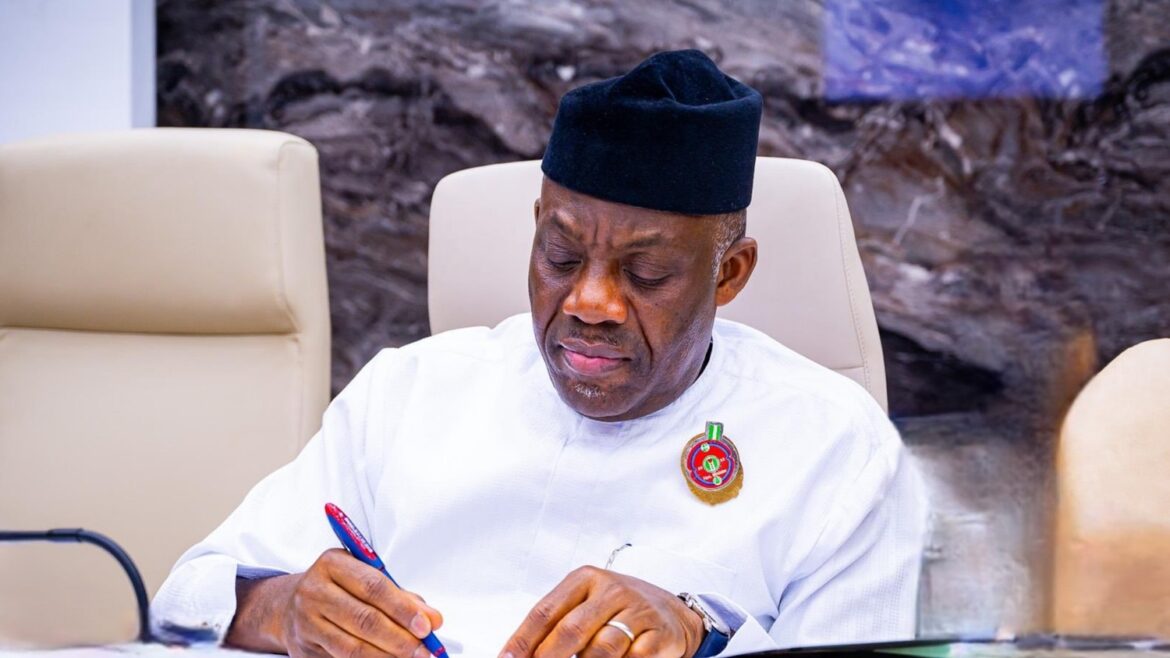 Nigerian Federal Government introduces new professorial cadre allowance and confirms 40 percent pay rise for lecturers following landmark ASUU agreement in Abuja