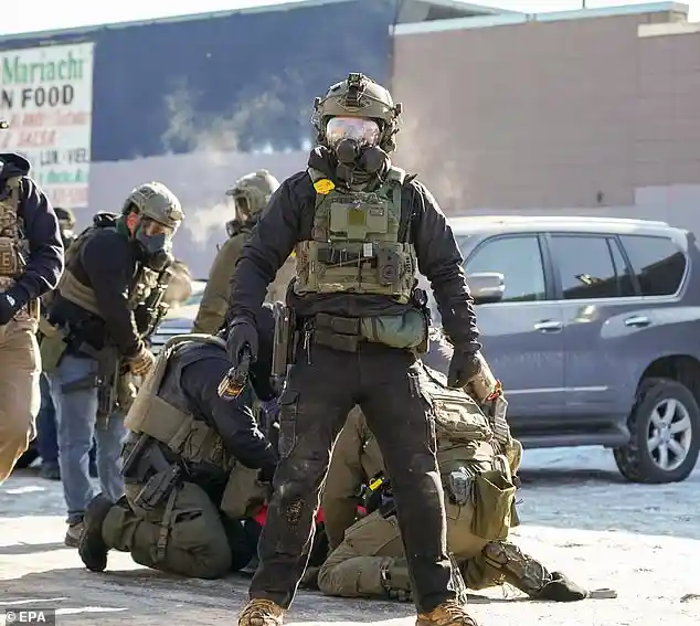 Homeland Security Secretary Kristi Noem Faces Backlash After Defending ICE Agent Killing of Alex Pretti in Minneapolis