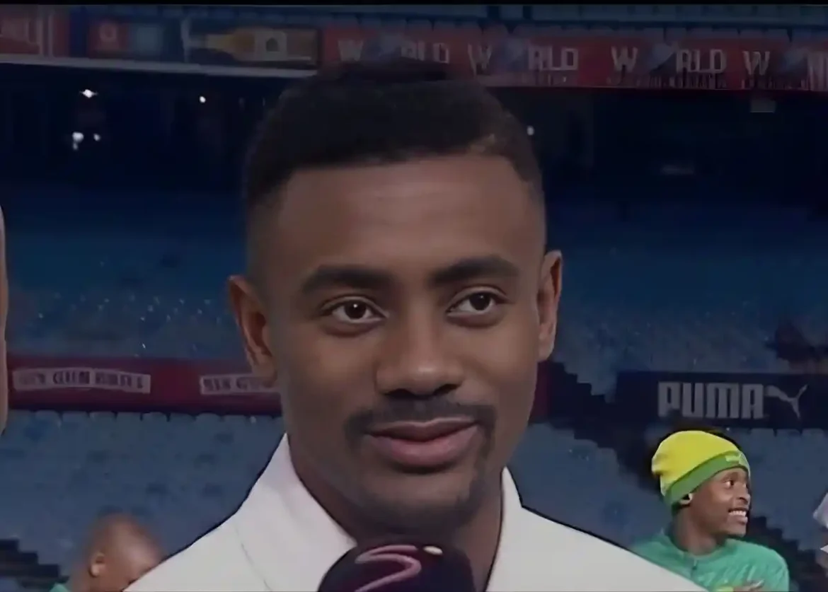 Former Chelsea star Salomon Kalou continues his South African visit as he moves from Kaizer Chiefs to watch Mamelodi Sundowns in action at Loftus Versfeld in Tshwane