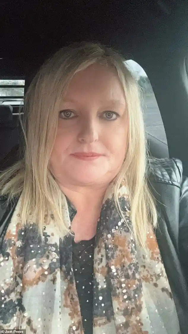 Woman from Swansea Shares Shocking Account of Her Hands and Feet Turning Black Due to Septic Shock After Being Sent Home with Small Kidney Stone