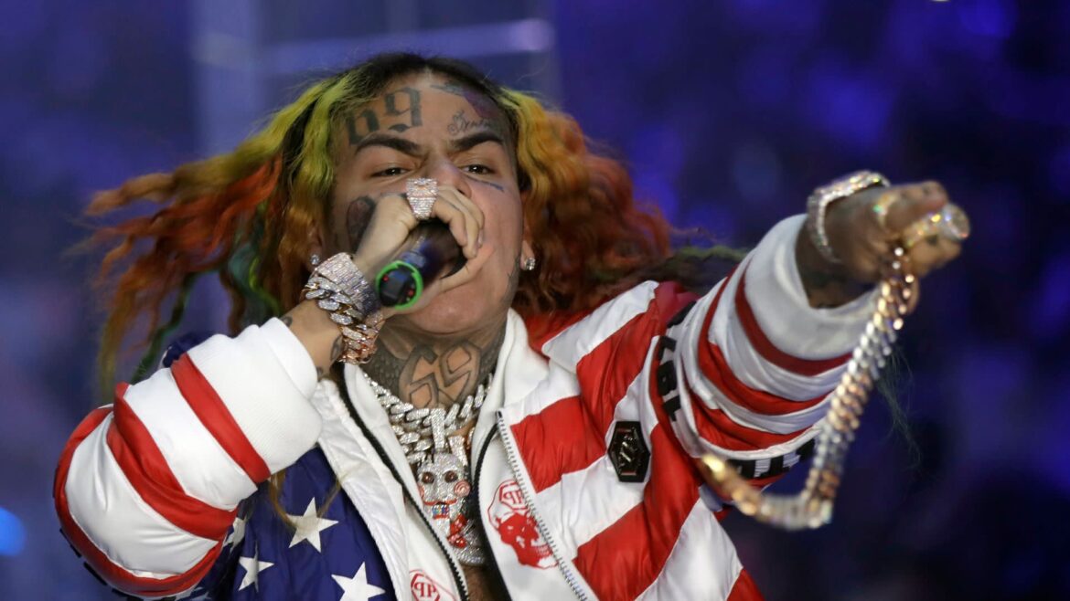 Rapper Tekashi 6ix9ine checks into Brooklyn federal prison for three months following probation violations amid speculation about potential encounters with Nicolás Maduro and Luigi Mangione