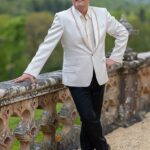 Alan Carr transforms Ayton Castle in Scottish Borders into luxury hotel and spa for upcoming streaming show