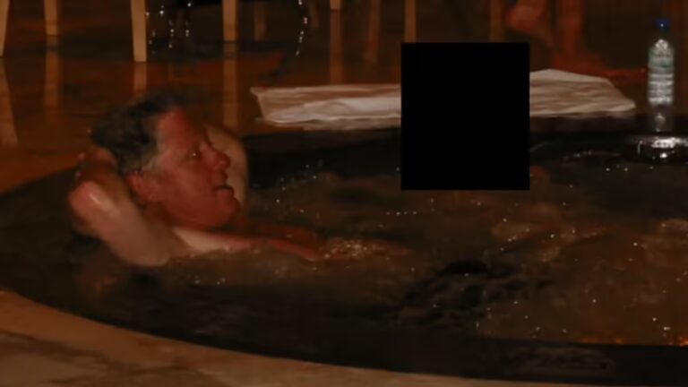 Bill Clinton Naked in Epsteins Mansion