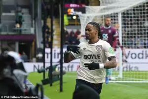 Crysencio Summerville sparks West Ham survival fight in London with stunning goal surge that shifts Premier League relegation battle