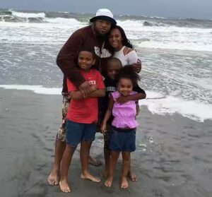 Former Washington Offensive Guard Tre Johnson Dies Suddenly at 54 While Attending Son’s Football Game in Hampton University