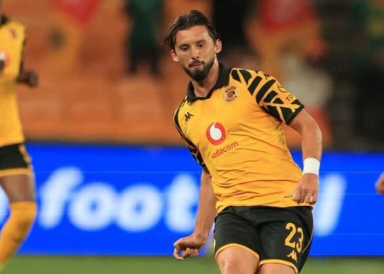 Kaizer Chiefs Coach Introduces Ethan Chislett to Fans at FNB Stadium During Debut Match Against Stellenbosch FC and Benedict Vilakazi Praises His Midfield Potential