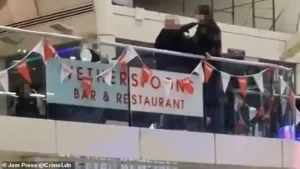 Mass Brawl Erupts Outside Wetherspoon at London’s Victoria Station