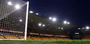 Wolves Battle Arsenal in Intense Premier League Clash at Molineux as Fans Create Electric Stadium Atmosphere