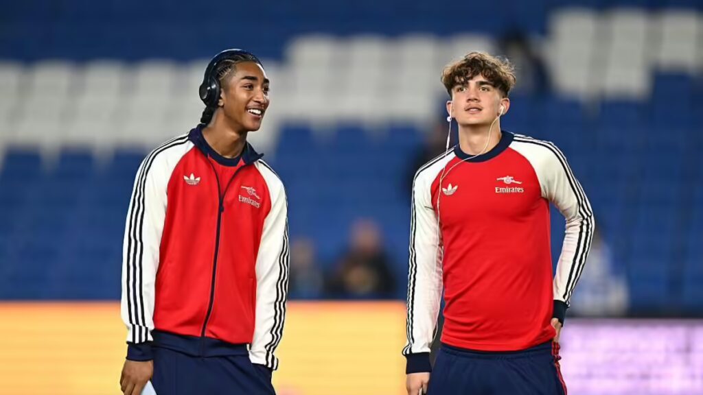 Arsenal Edge Mansfield Town in Dramatic FA Cup Clash as Teenagers Max Dowman and Marli Salmon Make Historic Starting Debut in Nottinghamshire