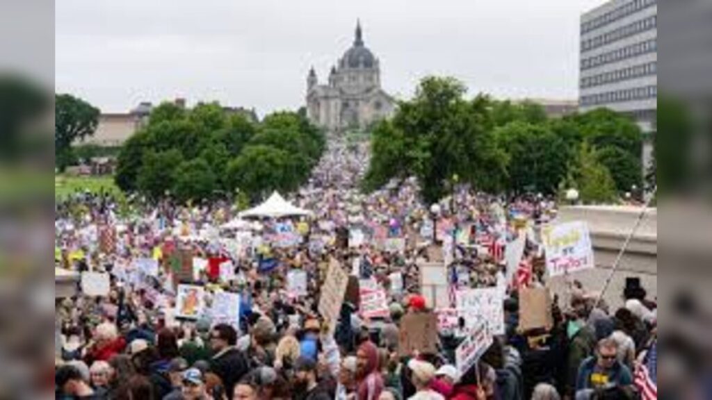 Bill Nye shocks crowds as activist criticizes ICE brutality at No Kings protest in Minneapolis