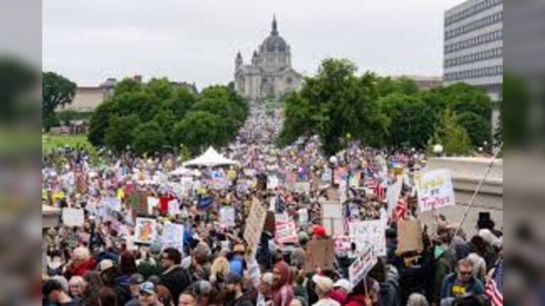Bill Nye shocks crowds as activist criticizes ICE brutality at No Kings protest in Minneapolis
