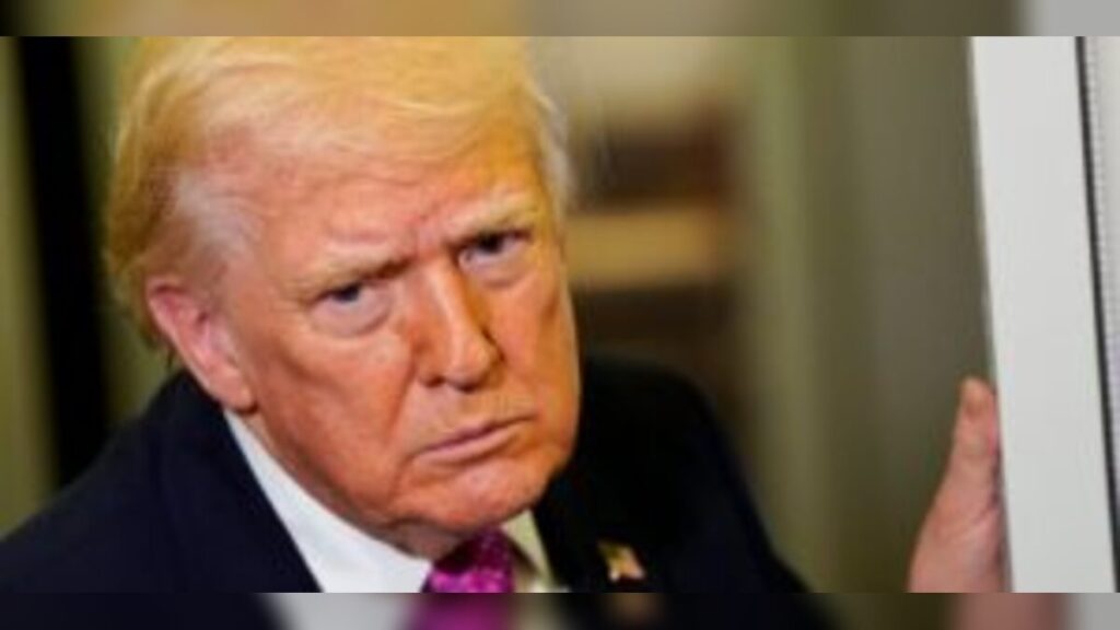 Donald Trump signals potential Iran war exit in the United States while Strait of Hormuz remains blocked causing global oil concern