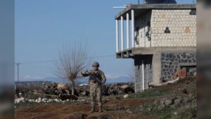 Donald Trump threatens Iran with strikes in Strait of Hormuz as war enters fourth week