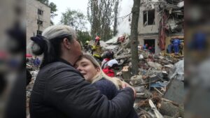 Iskander Missile Flies Over Kyiv Causing Panic Among Civilians in Ukraine