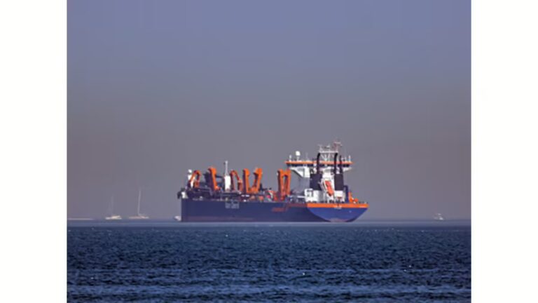 Oil tanker