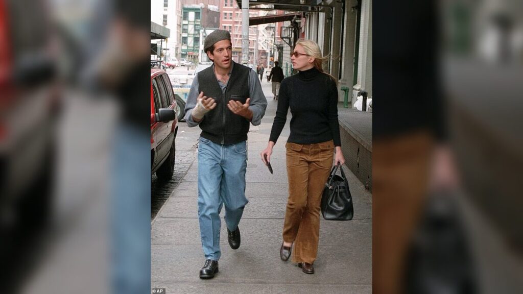 Paul Anthony Kelly's JFK Jr and Sarah Pidgeon's Carolyn Bessette