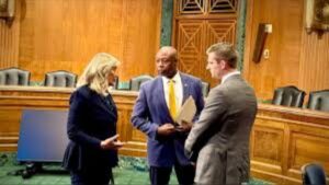 Senators Advance Crypto Regulation Talks with White House Adviser in Washington